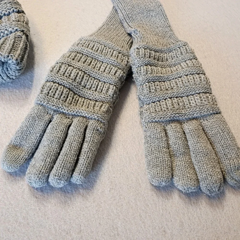 C.C 2pc Unisex Solid Cable Knit Beanie and Gloves‎ Set Gray Grey NWOT